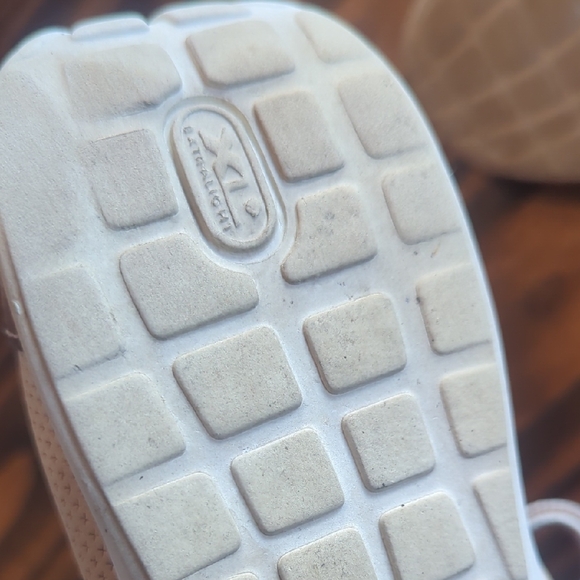 Like New Clark Suede Leather Tan Extra Light Loafers - Picture 8 of 10